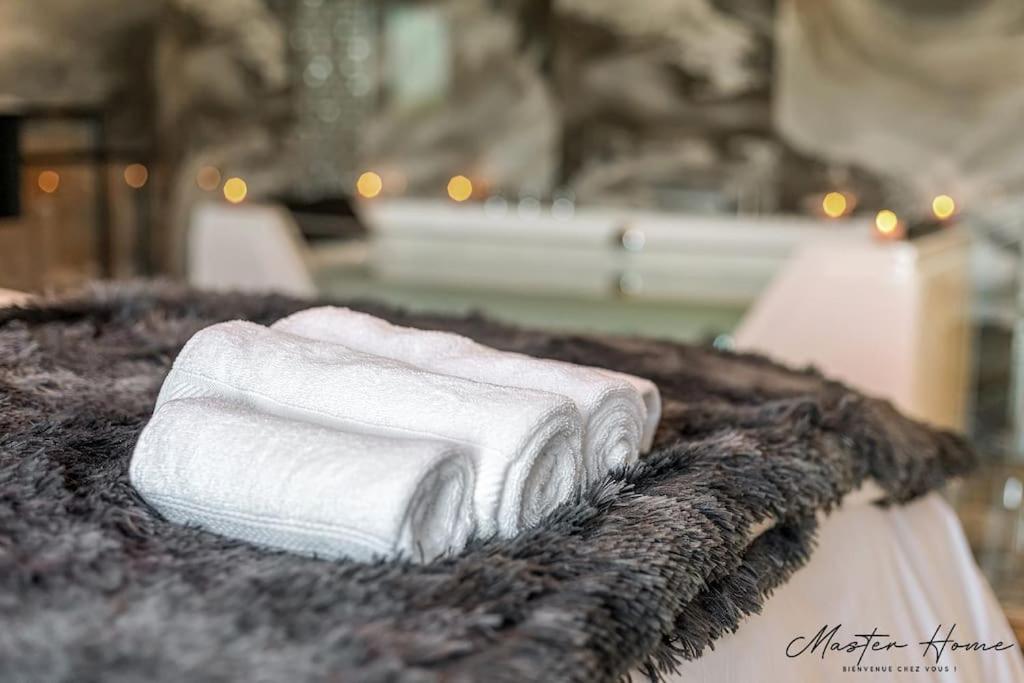 Gout De Luxe A Narbonne T3 Climatise, Spa, Parking Zewnętrze zdjęcie